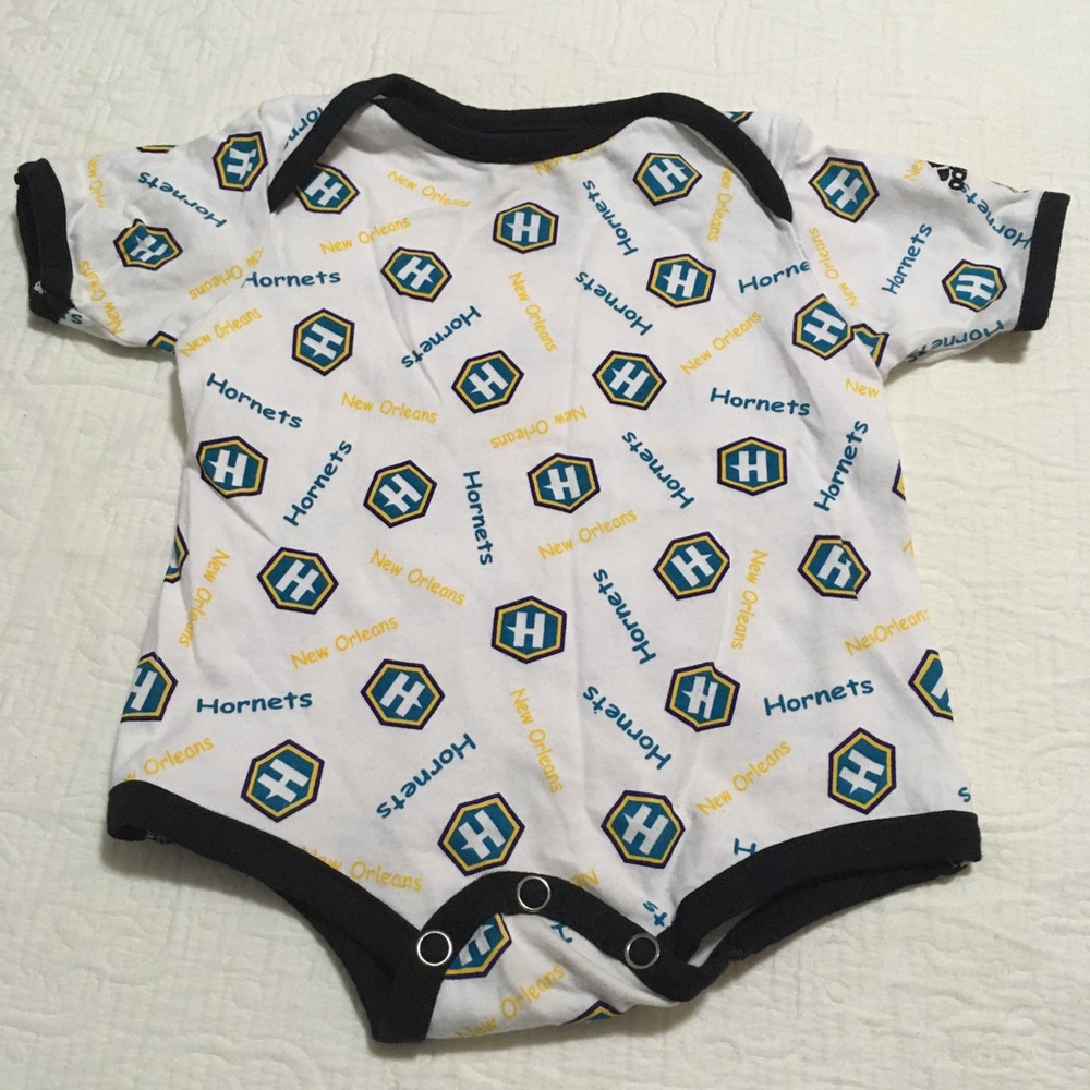 0-3m (4/$20)  NBA Hornets Onesie by Adidas